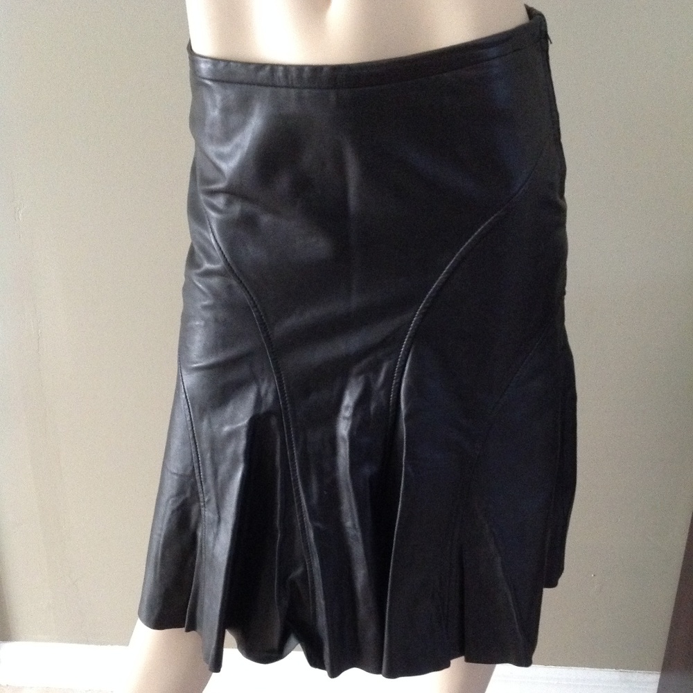 BCBG MAXAZRIA Black 100% Leather Fitted Trumpet